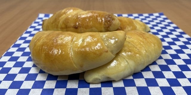 Latin Horns (Cachitos).